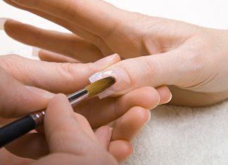 آموزش کاشت ناخن در اراک - FaraNail